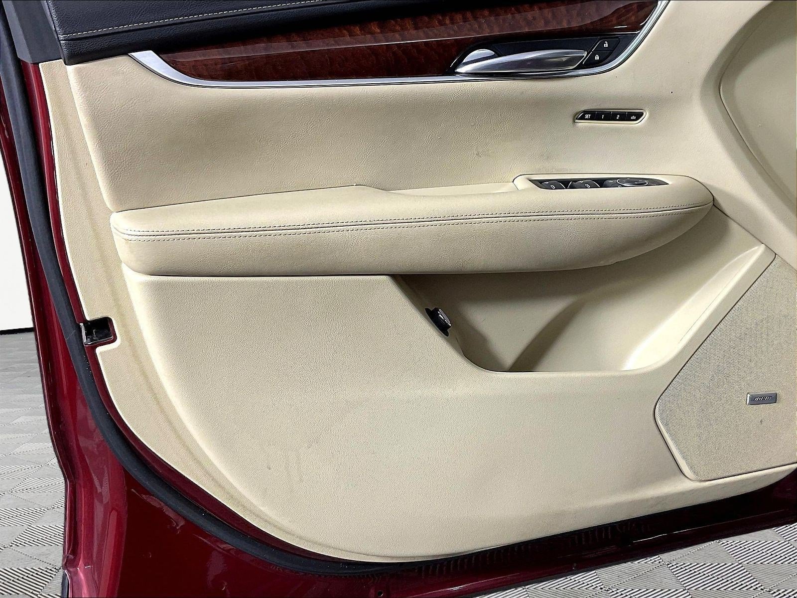Used 2017 Cadillac XT5 Luxury w/ Driver Awareness Package FWD image 20