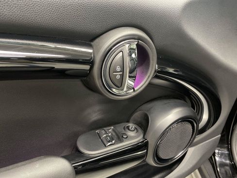 Used 2019 MINI Cooper 2-Door Hardtop FWD image 19