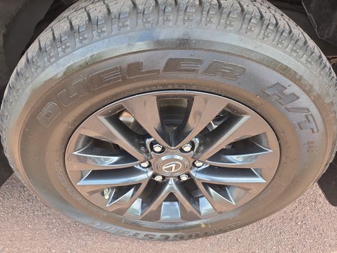 Used 2022 Lexus GX 460 Premium w/ Premium Plus Package AWD/4WD image 11