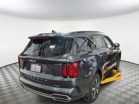 Certified 2022 Kia Sorento S image 6