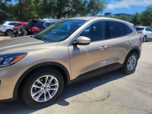 Used 2020 Ford Escape SE FWD image 51