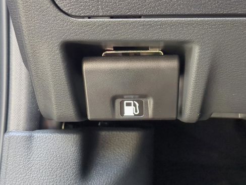 Used 2024 Nissan Sentra SV image 17