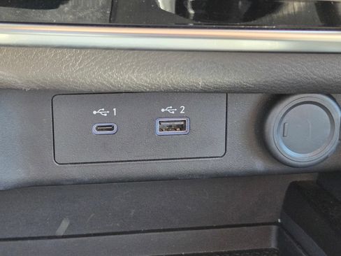Used 2023 Nissan Rogue S AWD/4WD image 28