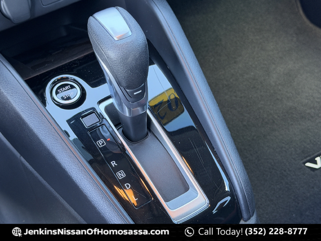 Certified 2025 Nissan Versa SR w/ Trunk Package FWD image 38