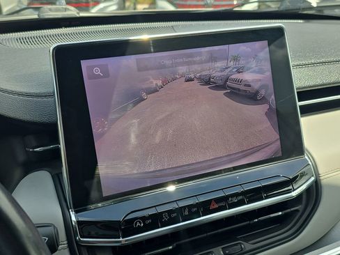 Used 2022 Jeep Compass Limited image 28