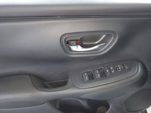 Used 2024 Honda HR-V LX image 19