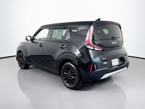 Used 2023 Kia Soul LX FWD image 6