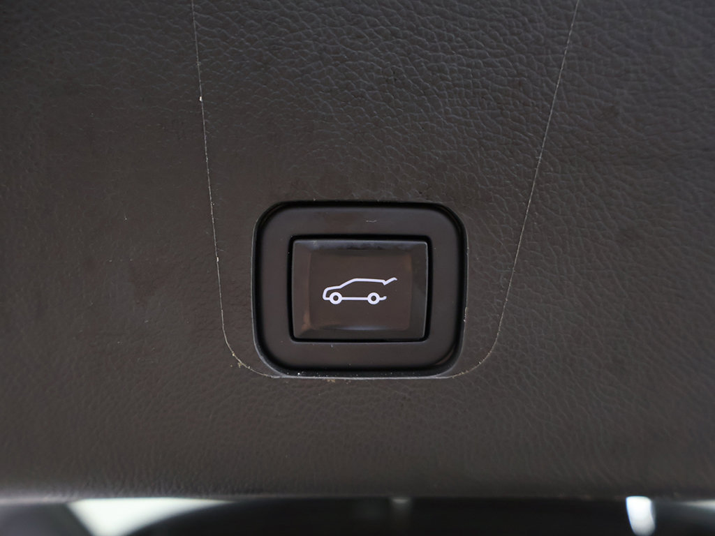 Used 2023 Chevrolet Traverse LT AWD/4WD image 20