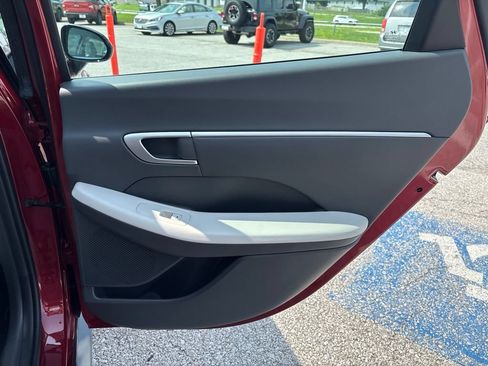 Used 2025 Hyundai Sonata SEL FWD image 45