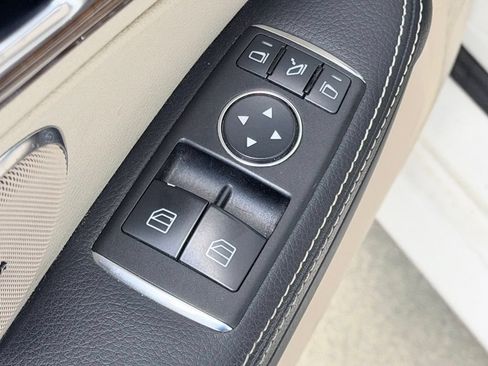 Used 2014 Mercedes-Benz SLK 250 image 13