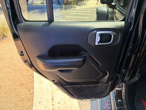 Certified 2020 Jeep Wrangler Unlimited Rubicon AWD/4WD image 33