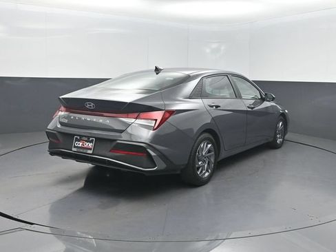Used 2024 Hyundai Elantra SEL FWD image 27