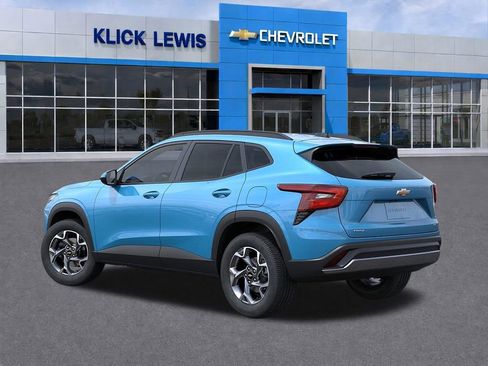 New 2026 Chevrolet Trax LT w/ LT Convenience Package FWD image 3