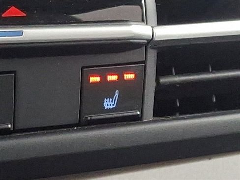 Used 2024 Toyota Sienna XLE image 27