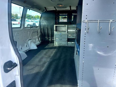 Used 2012 Ford E-350 and Econoline 350 Super Duty w/ Insulation Pkg image 9