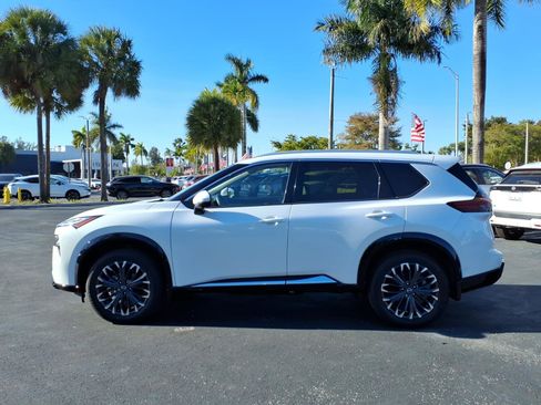 Certified 2024 Nissan Rogue Platinum w/ Platinum Premium Package image 2