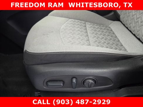 Used 2024 Chevrolet Equinox LT image 18