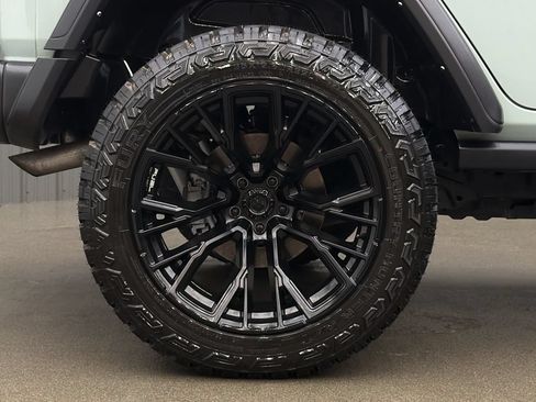 Used 2024 Jeep Wrangler Unlimited AWD/4WD image 11