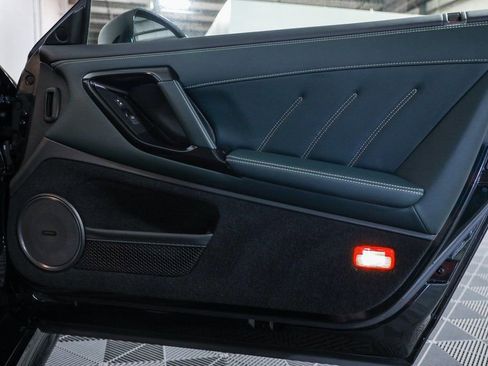 Used 2021 Nissan GT-R Premium image 23