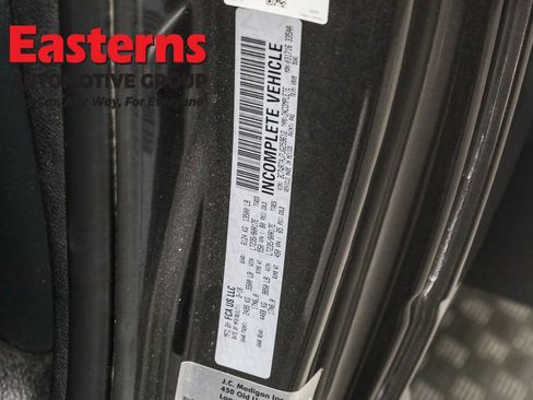 Used 2018 RAM 3500 Tradesman w/ Chrome Appearance Group image 33