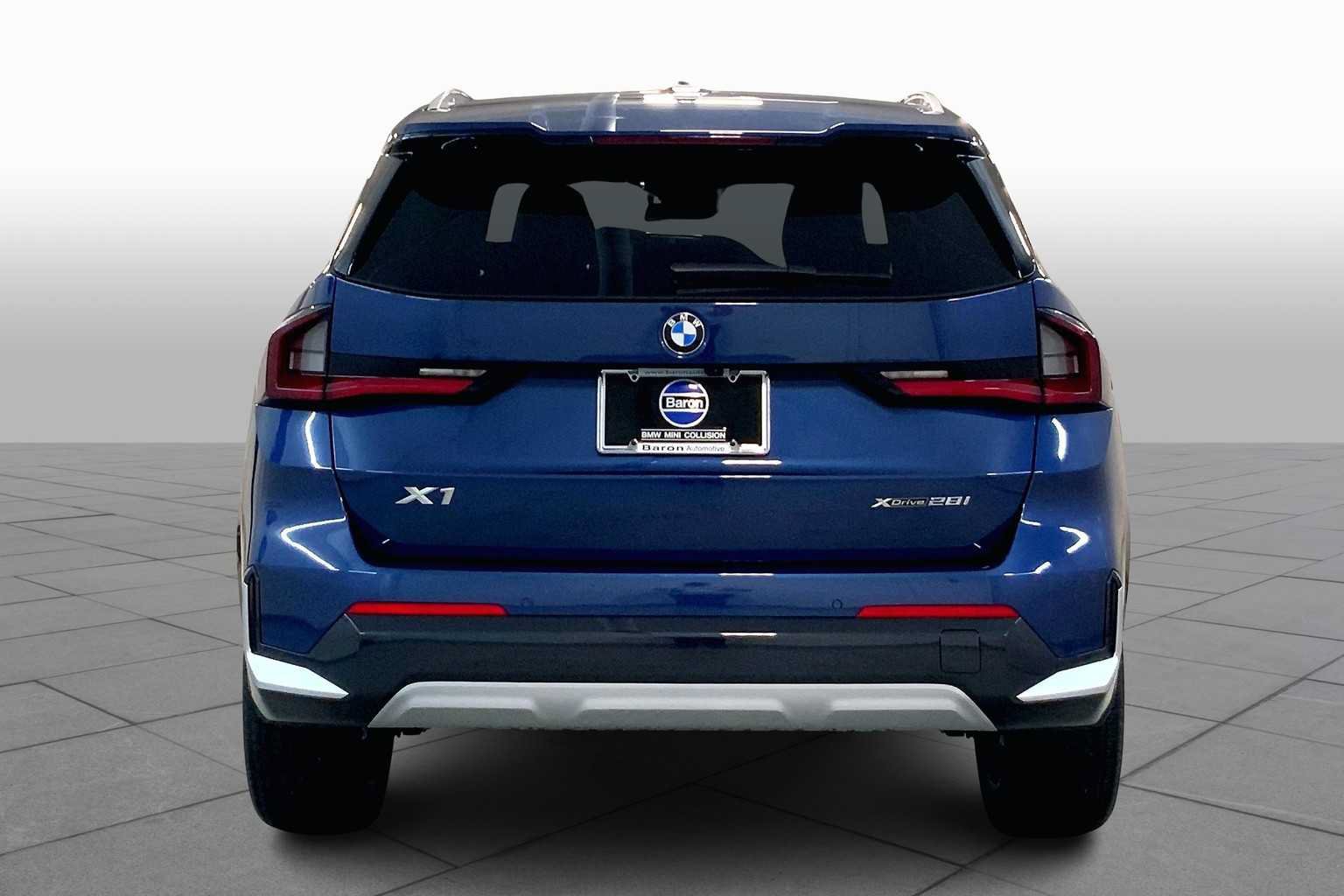 Used 2025 BMW X1 xDrive28i w/ Technology Package AWD/4WD image 4