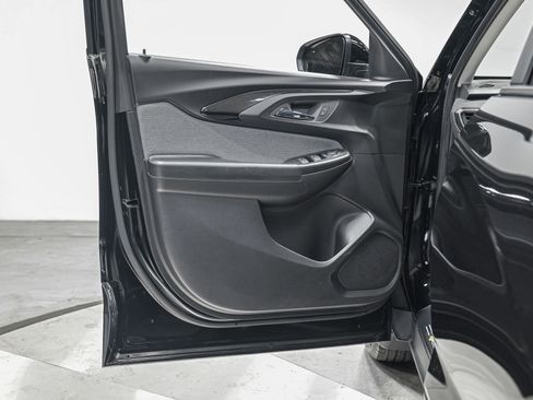 Used 2022 Chevrolet TrailBlazer LT w/ Convenience Package image 14