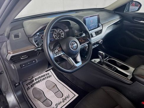 Certified 2023 Nissan Altima 2.5 SV image 9