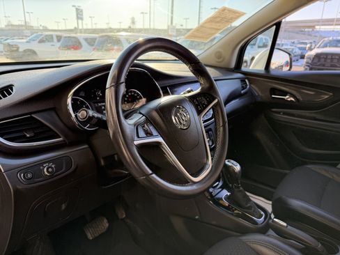 Used 2017 Buick Encore Preferred image 27