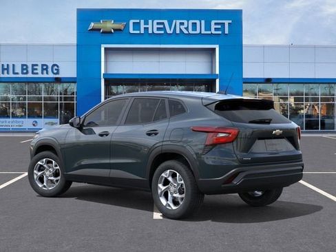 New 2026 Chevrolet Trax LS w/ LS Convenience Package FWD image 3