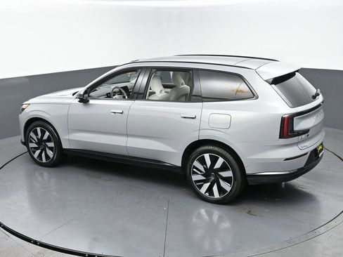 Used 2025 Volvo EX90 Ultra image 44
