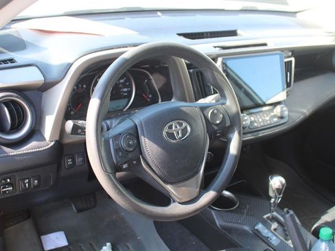 Used 2015 Toyota RAV4 XLE AWD/4WD image 9