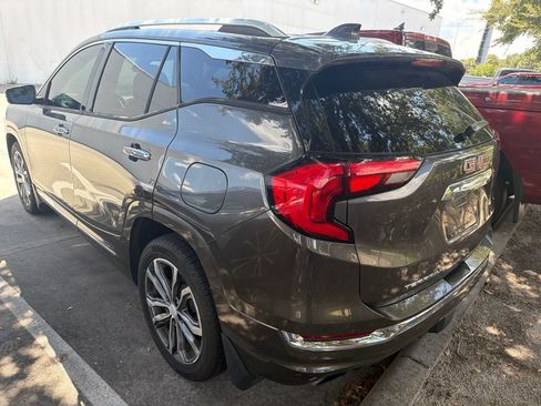 Used 2019 GMC Terrain Denali w/ Advanced Safety Package FWD image 3