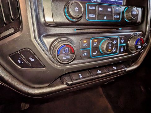 Used 2017 Chevrolet Silverado 1500 LTZ Z71 image 43