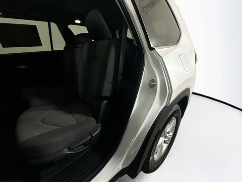 Used 2025 Toyota Grand Highlander FWD image 26