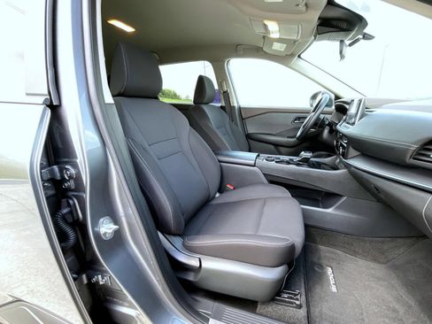 Used 2023 Nissan Rogue S AWD/4WD image 16