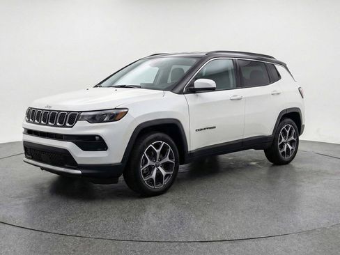 Used 2025 Jeep Compass Limited image 3