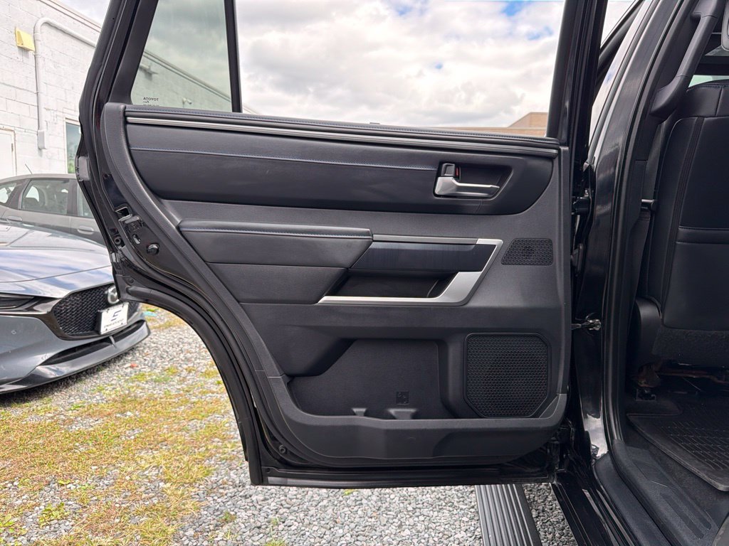 Used 2023 Toyota Sequoia Platinum AWD/4WD image 37