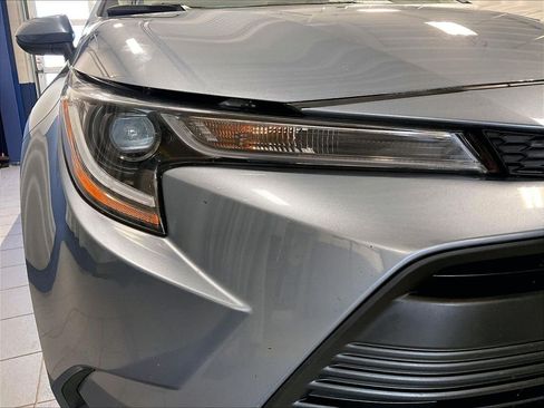 Used 2025 Toyota Corolla LE FWD image 32