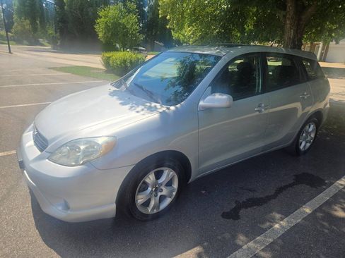 Used 2007 Toyota Matrix XR FWD image 1