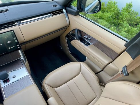 Used 2026 Land Rover Range Rover SE AWD/4WD image 18
