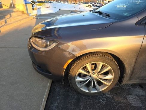 Used 2016 Chrysler 200 S image 3
