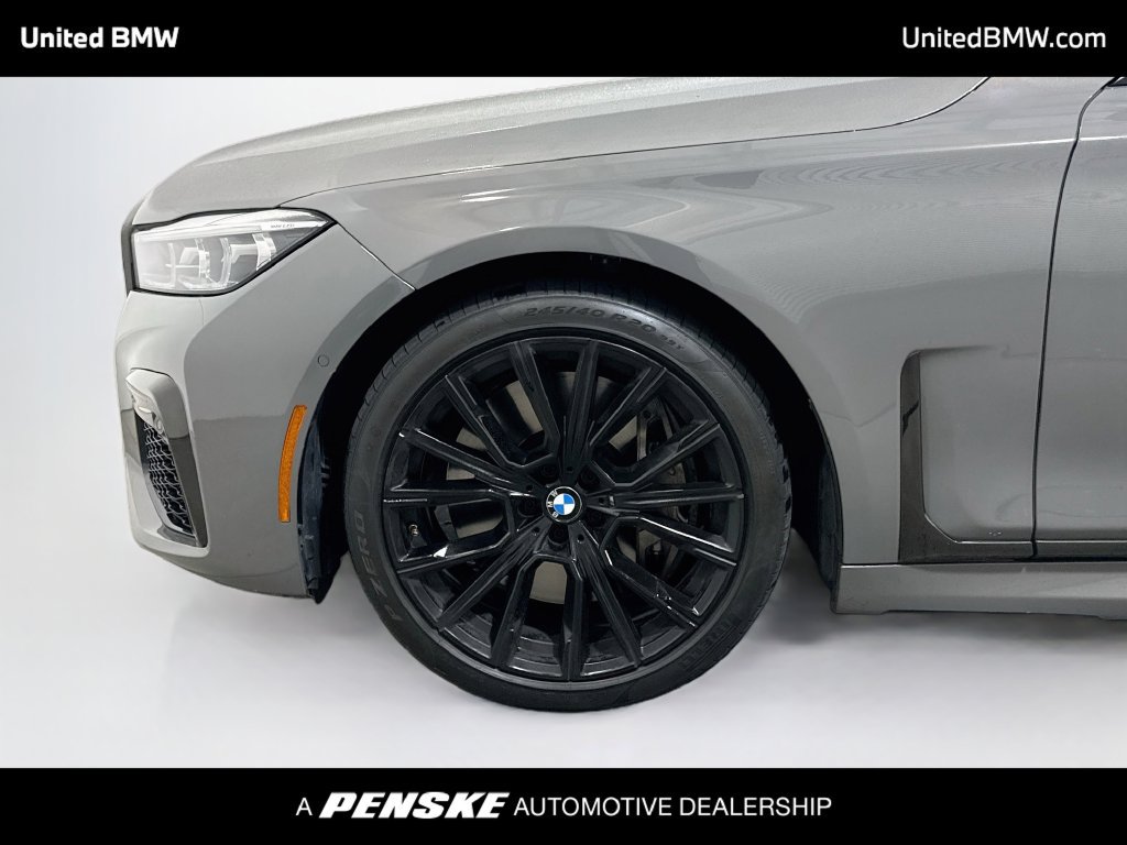 Used 2022 BMW 750i xDrive w/ Executive Package AWD/4WD image 9