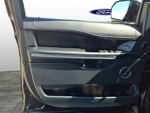 Used 2021 Ford Expedition Max XLT RWD image 11