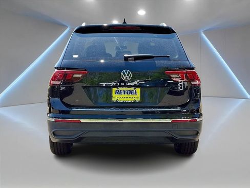 Certified 2023 Volkswagen Tiguan SE FWD image 6