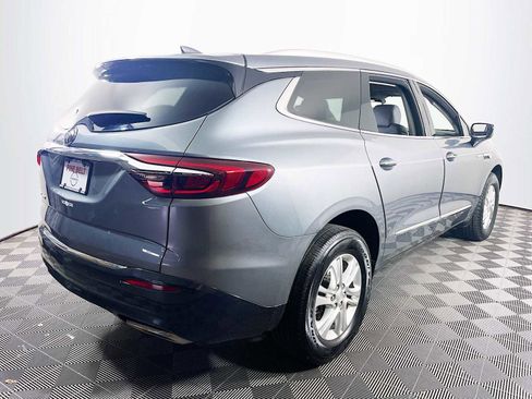 Used 2021 Buick Enclave Essence image 4