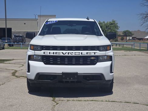 Used 2022 Chevrolet Silverado 1500 Custom RWD image 2