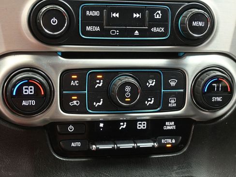 Used 2017 GMC Yukon XL SLE w/ SLE Value Package RWD image 19