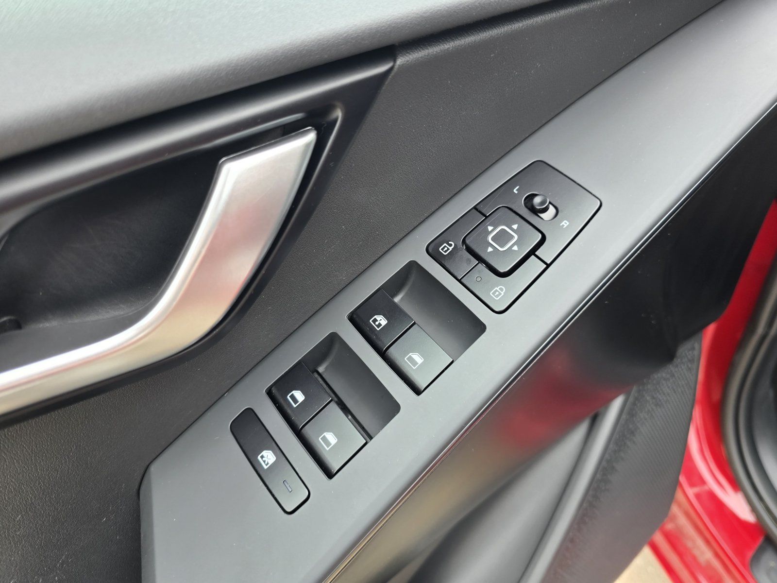 Used 2025 Kia Niro LX FWD image 18