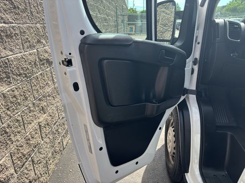 Used 2024 RAM ProMaster 2500 FWD image 9