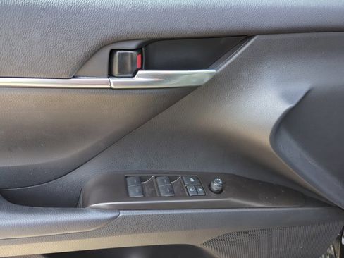 Used 2024 Toyota Camry SE FWD image 11